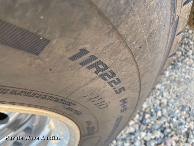 image for item KJ9796 2001 Freightliner FLD  dump truck