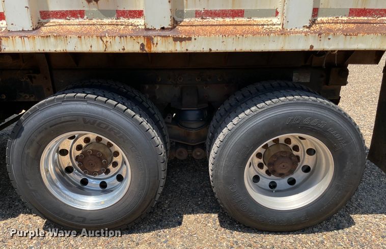 image for item KJ9796 2001 Freightliner FLD  dump truck