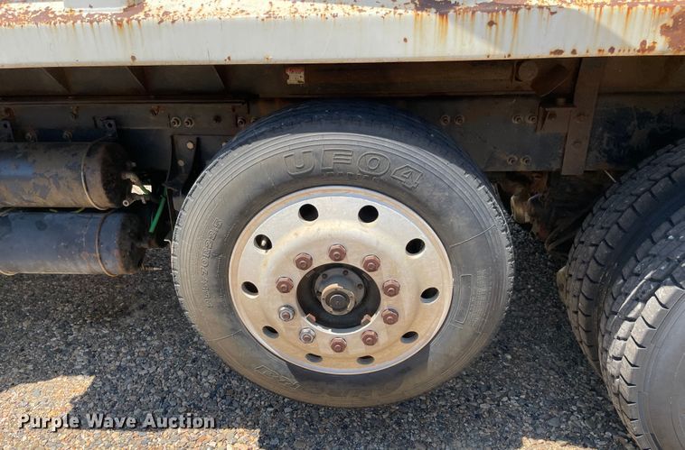 image for item KJ9796 2001 Freightliner FLD  dump truck