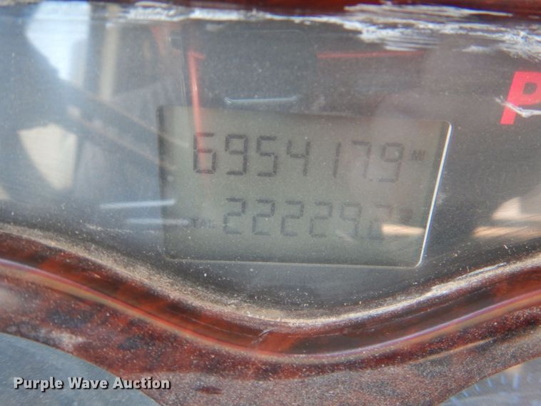 image for item KJ9866 2007 Mack CHN613  semi truck