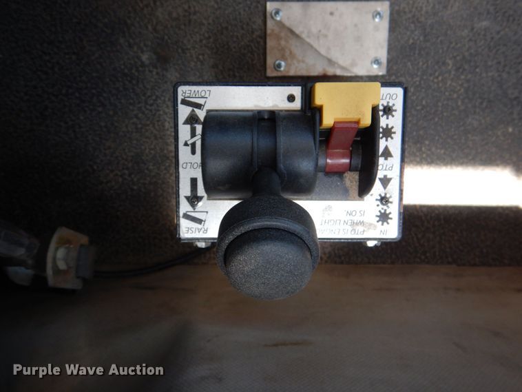 image for item KJ9866 2007 Mack CHN613  semi truck