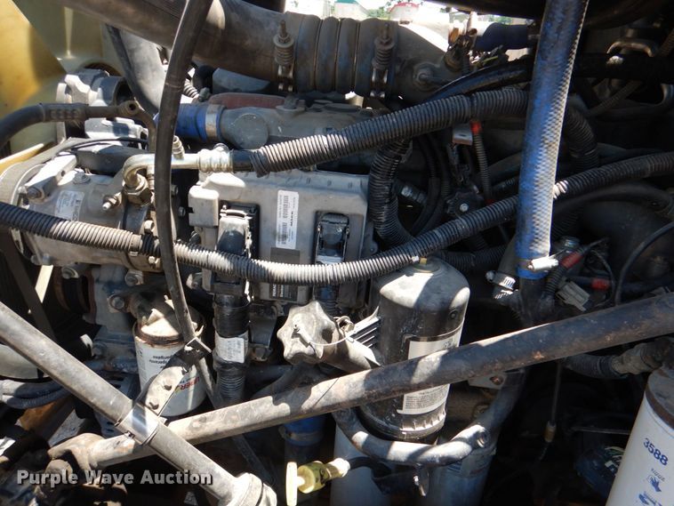 image for item KJ9866 2007 Mack CHN613  semi truck