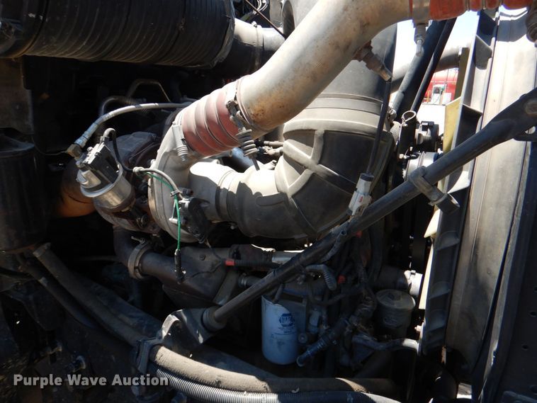 image for item KJ9866 2007 Mack CHN613  semi truck