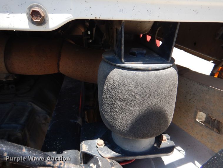 image for item KJ9866 2007 Mack CHN613  semi truck