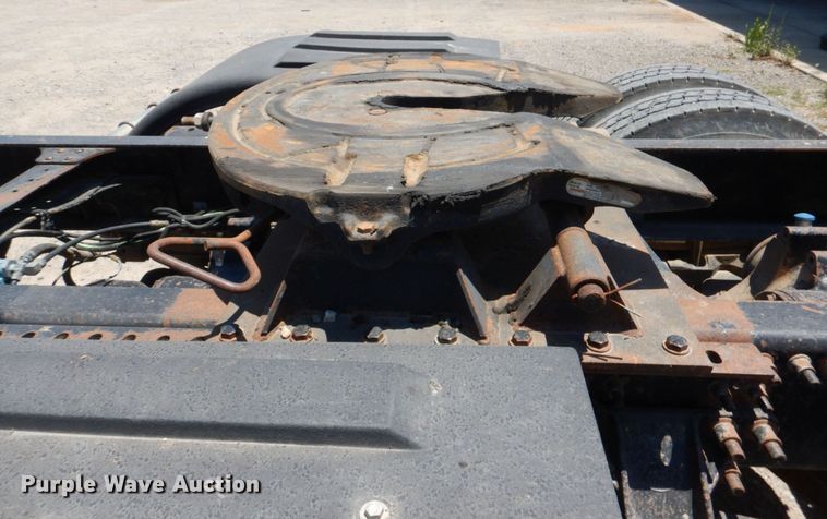 image for item KJ9866 2007 Mack CHN613  semi truck