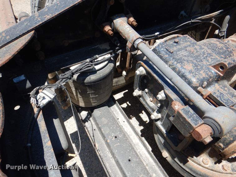 image for item KJ9866 2007 Mack CHN613  semi truck