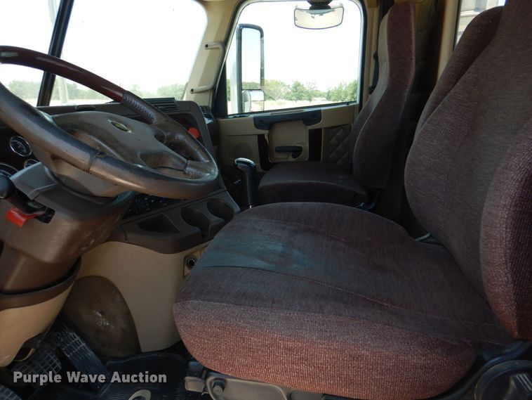 image for item KJ9867 2018 Freightliner Coronado  glider kit semi truck