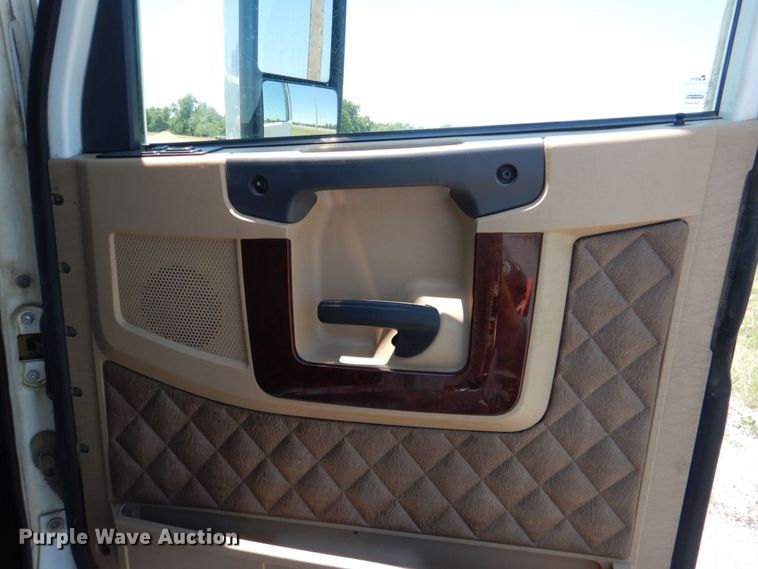 image for item KJ9867 2018 Freightliner Coronado  glider kit semi truck