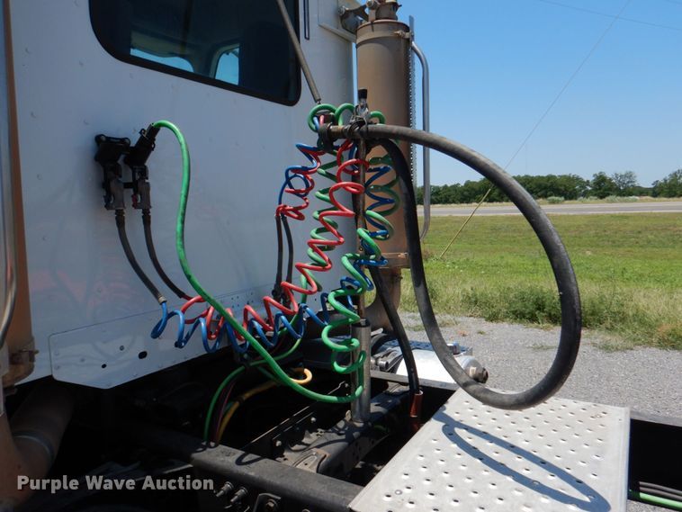 image for item KJ9867 2018 Freightliner Coronado  glider kit semi truck