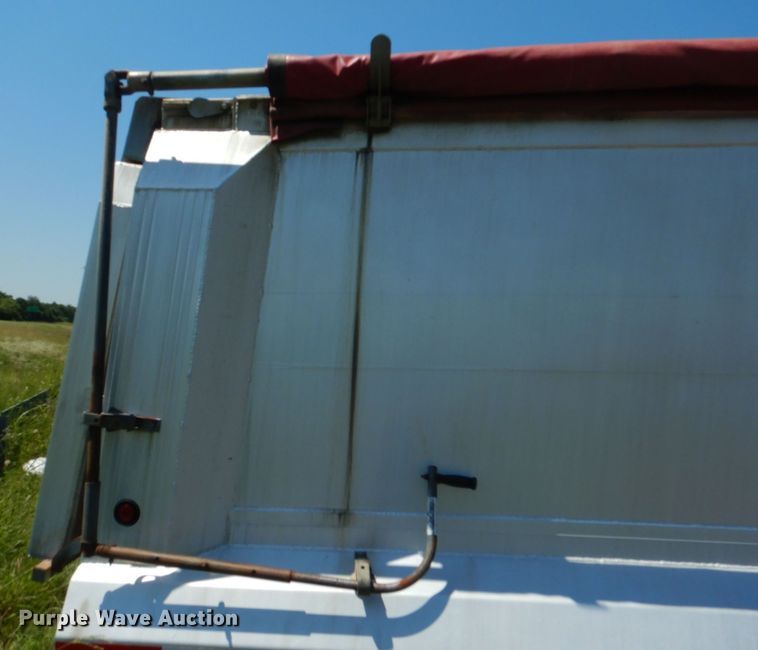 image for item KJ9868 2017 Nuttall S85 37 54  end dump trailer