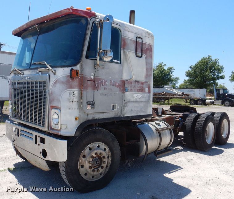 image for item KN9822 1976 GMC Astro  semi truck