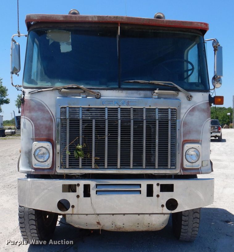 image for item KN9822 1976 GMC Astro  semi truck