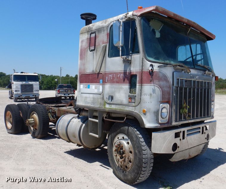 image for item KN9822 1976 GMC Astro  semi truck