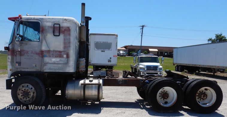 image for item KN9822 1976 GMC Astro  semi truck