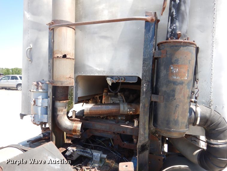 image for item KN9822 1976 GMC Astro  semi truck