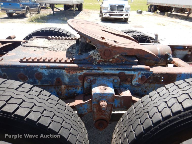 image for item KN9822 1976 GMC Astro  semi truck