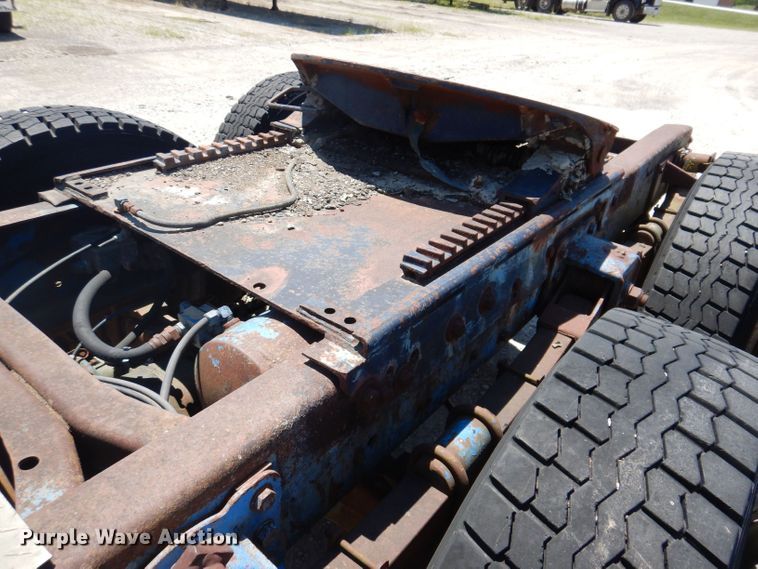 image for item KN9822 1976 GMC Astro  semi truck