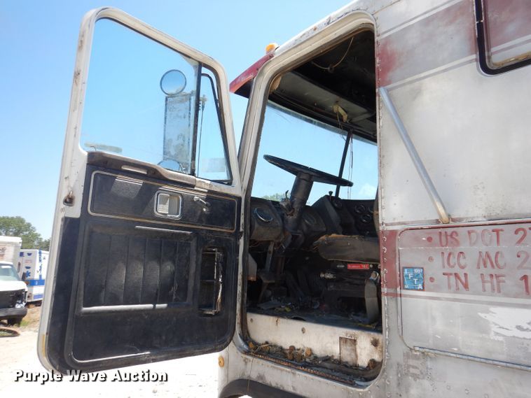 image for item KN9822 1976 GMC Astro  semi truck