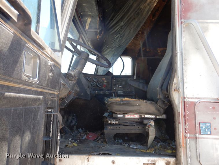 image for item KN9822 1976 GMC Astro  semi truck