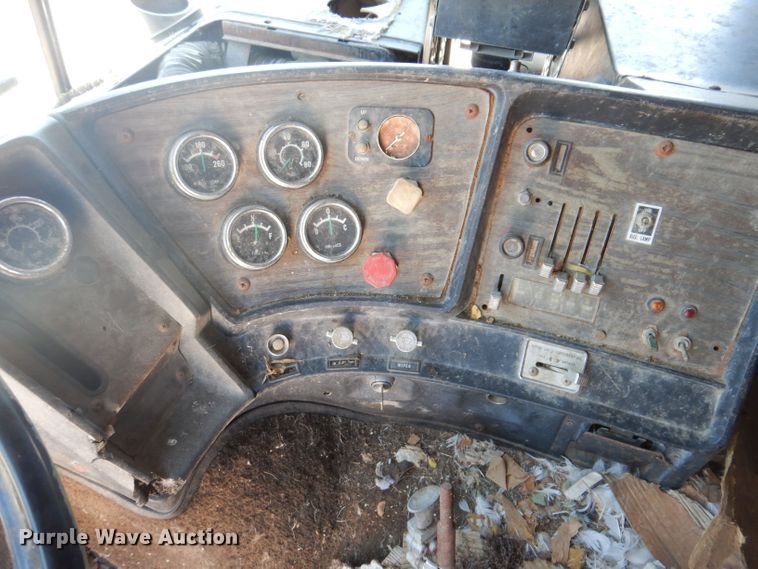 image for item KN9822 1976 GMC Astro  semi truck