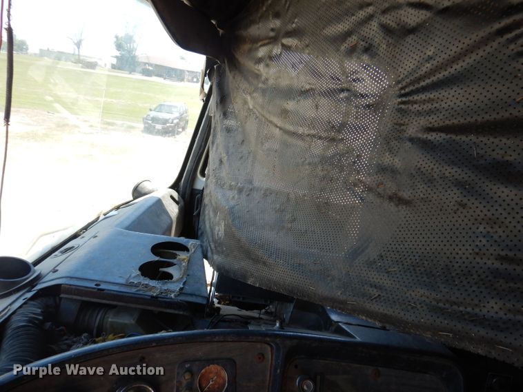 image for item KN9822 1976 GMC Astro  semi truck