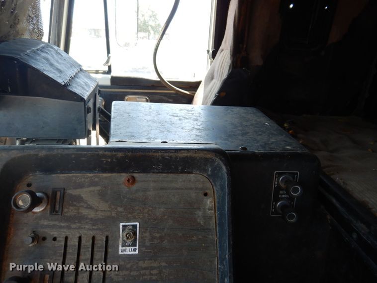 image for item KN9822 1976 GMC Astro  semi truck