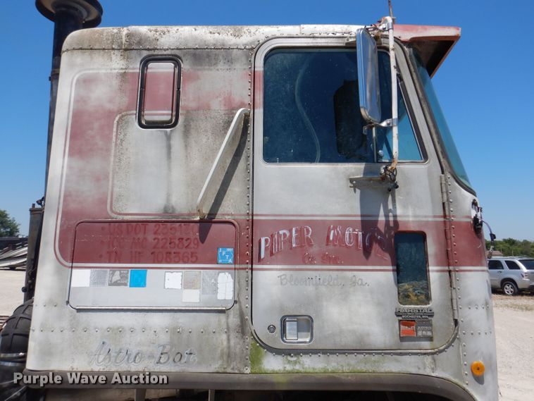 image for item KN9822 1976 GMC Astro  semi truck