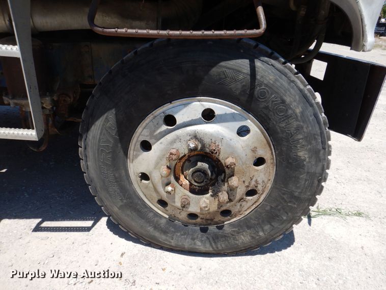 image for item KN9822 1976 GMC Astro  semi truck