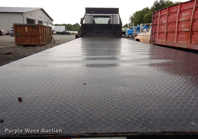 image for item KR9173 2006 Chevrolet T7500  flatbed truck