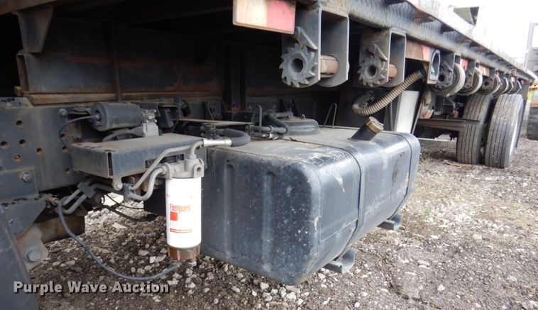 image for item KR9173 2006 Chevrolet T7500  flatbed truck