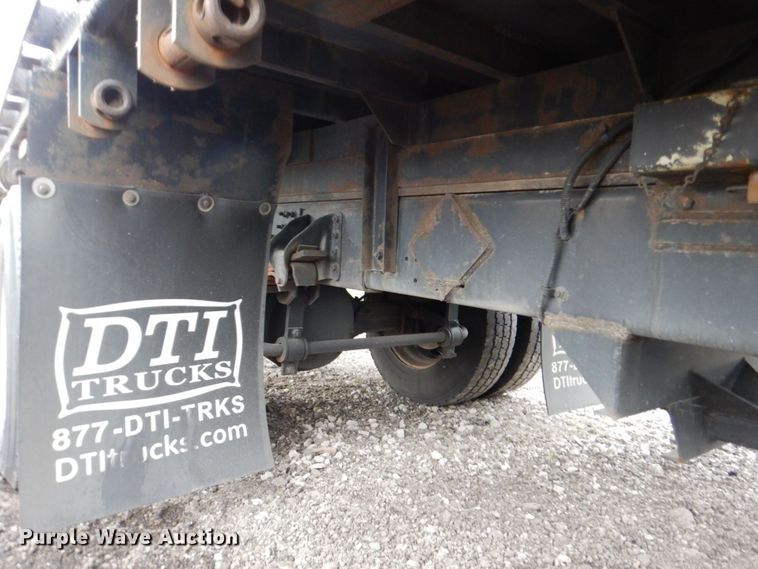 image for item KR9173 2006 Chevrolet T7500  flatbed truck