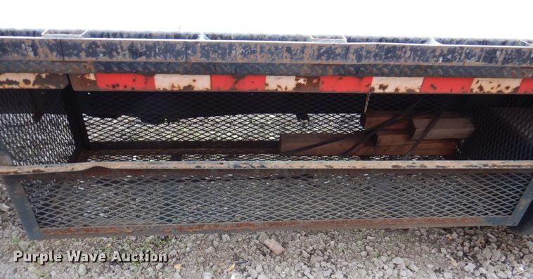 image for item KR9173 2006 Chevrolet T7500  flatbed truck