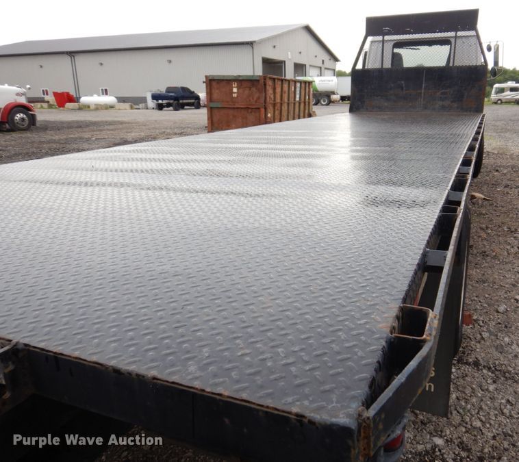 image for item KR9173 2006 Chevrolet T7500  flatbed truck