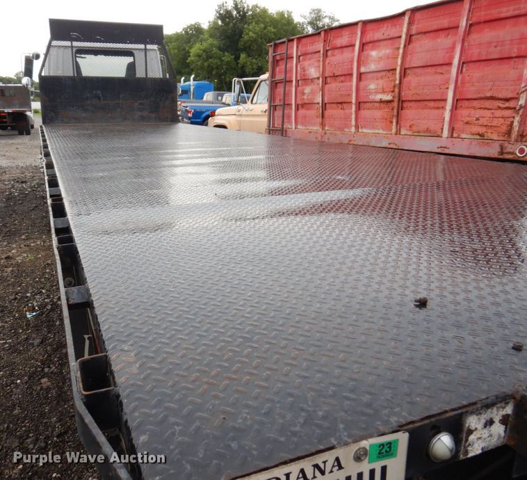 image for item KR9173 2006 Chevrolet T7500  flatbed truck