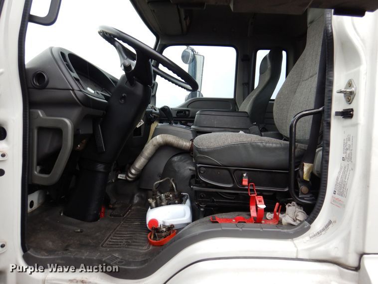 image for item KR9173 2006 Chevrolet T7500  flatbed truck