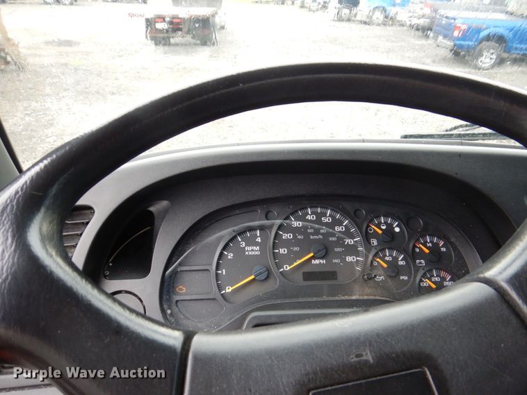 image for item KR9173 2006 Chevrolet T7500  flatbed truck