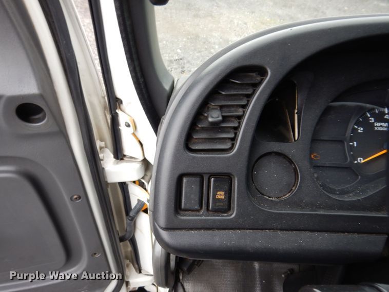 image for item KR9173 2006 Chevrolet T7500  flatbed truck