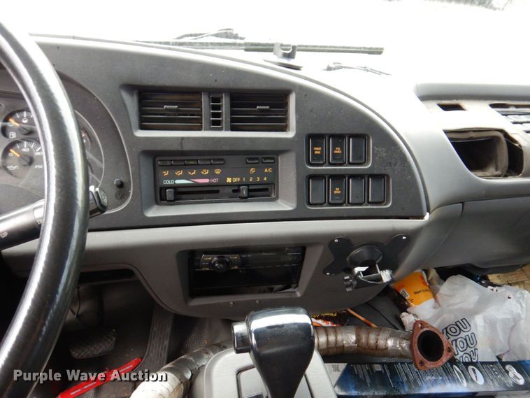 image for item KR9173 2006 Chevrolet T7500  flatbed truck