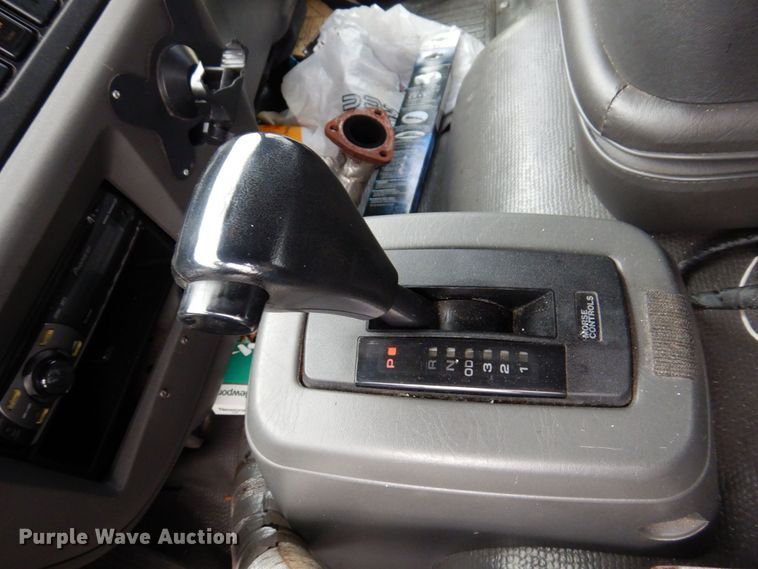 image for item KR9173 2006 Chevrolet T7500  flatbed truck