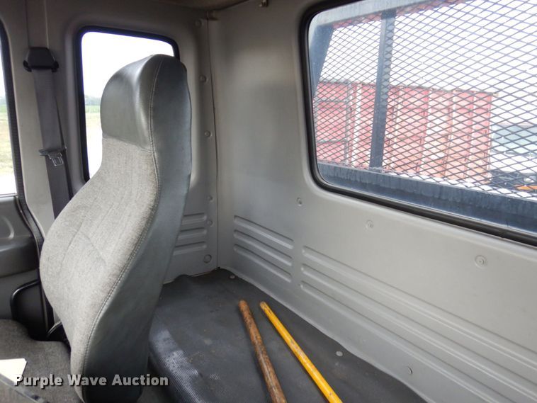 image for item KR9173 2006 Chevrolet T7500  flatbed truck