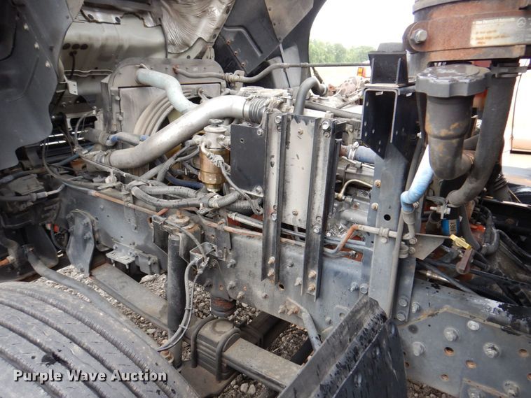 image for item KR9173 2006 Chevrolet T7500  flatbed truck