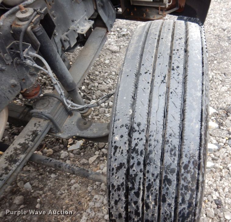 image for item KR9173 2006 Chevrolet T7500  flatbed truck