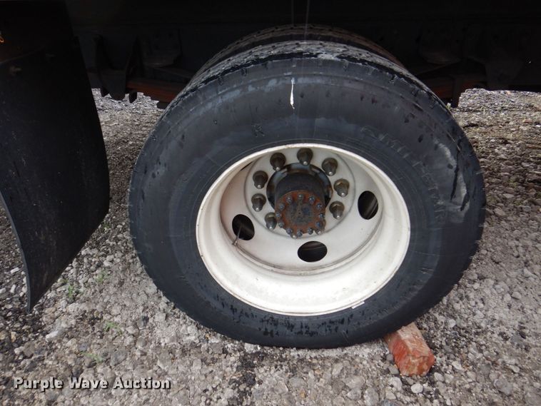 image for item KR9173 2006 Chevrolet T7500  flatbed truck