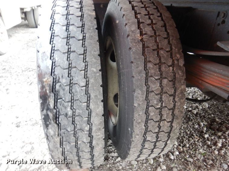 image for item KR9173 2006 Chevrolet T7500  flatbed truck