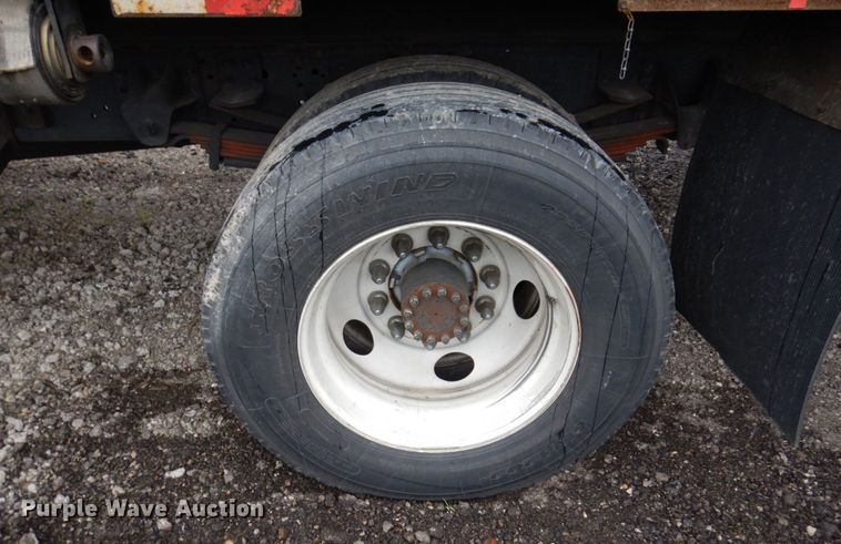 image for item KR9173 2006 Chevrolet T7500  flatbed truck