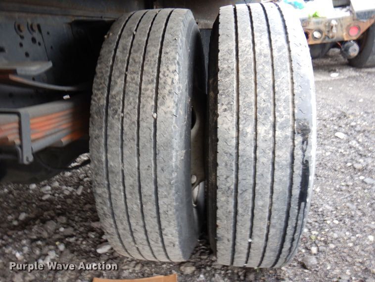 image for item KR9173 2006 Chevrolet T7500  flatbed truck