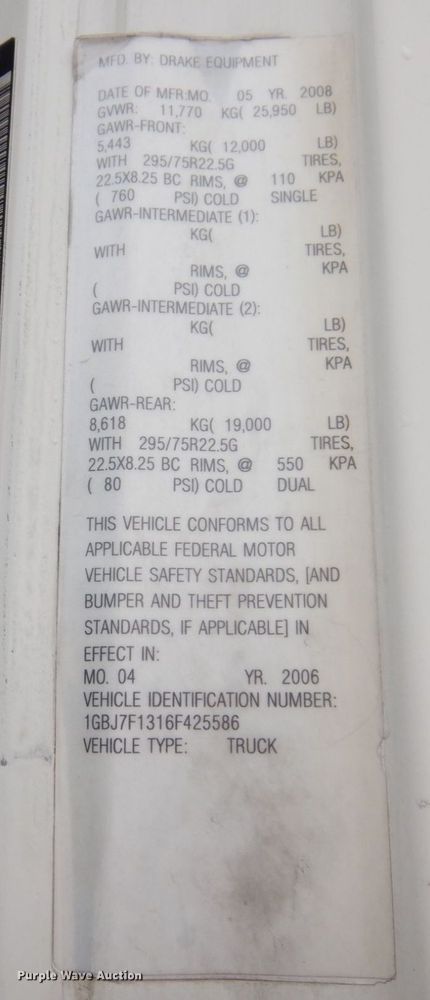 image for item KR9173 2006 Chevrolet T7500  flatbed truck