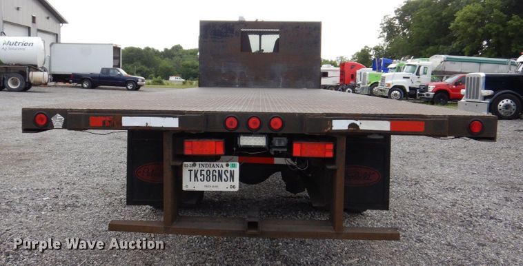 image for item KR9174 2009 Peterbilt 335  flatbed truck