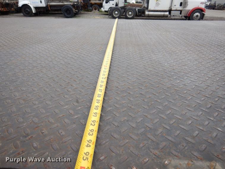 image for item KR9174 2009 Peterbilt 335  flatbed truck