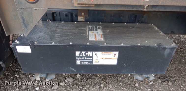 image for item KR9174 2009 Peterbilt 335  flatbed truck